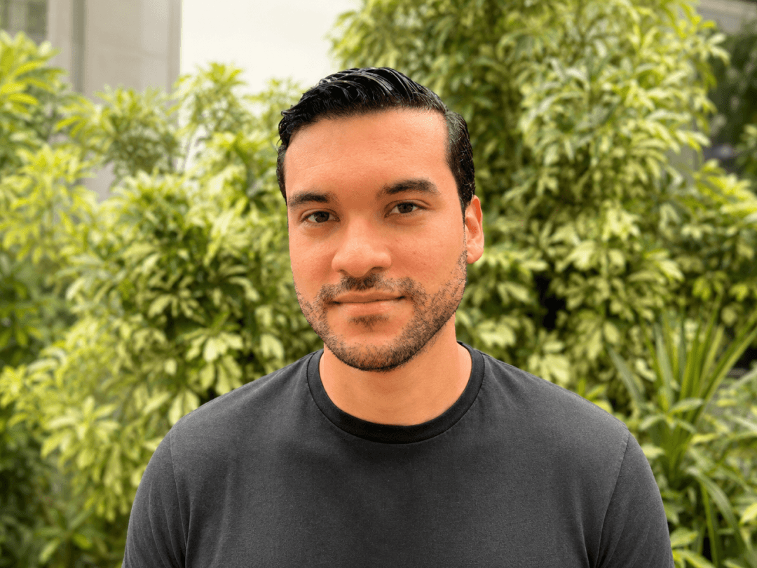 Juan De La Ossa AI startup websites Framer expert